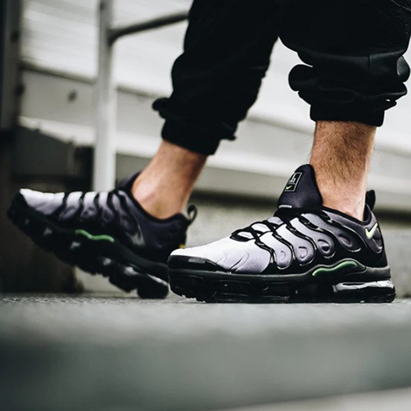 Nike Air Vapormax Plus TM Men's Running Shoes Sport Outdoor Sneakers Footwear Designer Athletic Low Top 2018 New 924453-009 Nike Air Vapormax Plus TM Men's Running Shoes Sport Outdoor Sneakers Footwear Designer Athletic Low Top 2018 New 924453-009