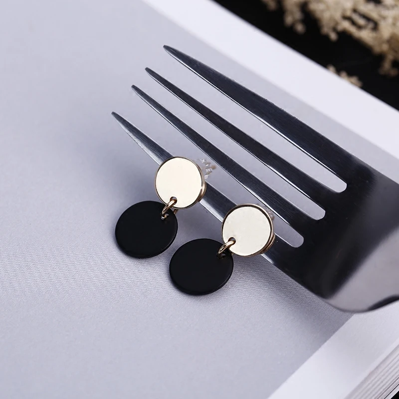 

Wafer black stitching stud earrings earrings female temperament long circular eardrop contracted retro earrings Popular eardrop