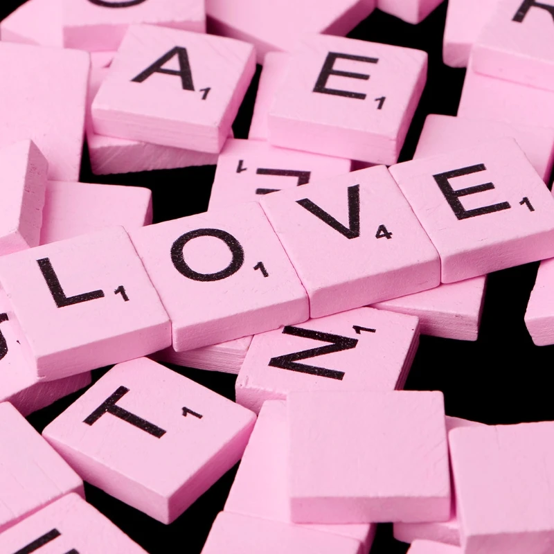100 ⑤ упак. Деревянные красочные Scrabble плитки Смешанные Буквы лакированные Алфавит
