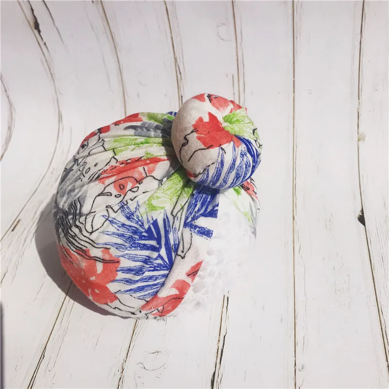 Цветные шапки с цветочным принтом для маленьких девочек; BeBe Turban; бант для новорожденного завязанная шапка унисекс из хлопка; Мягкая Милая шапка с цветком