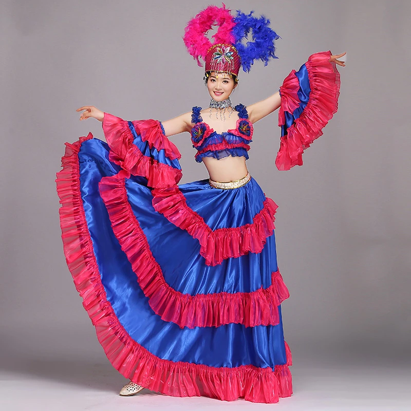 South American Carnival dancers in amazing outfits