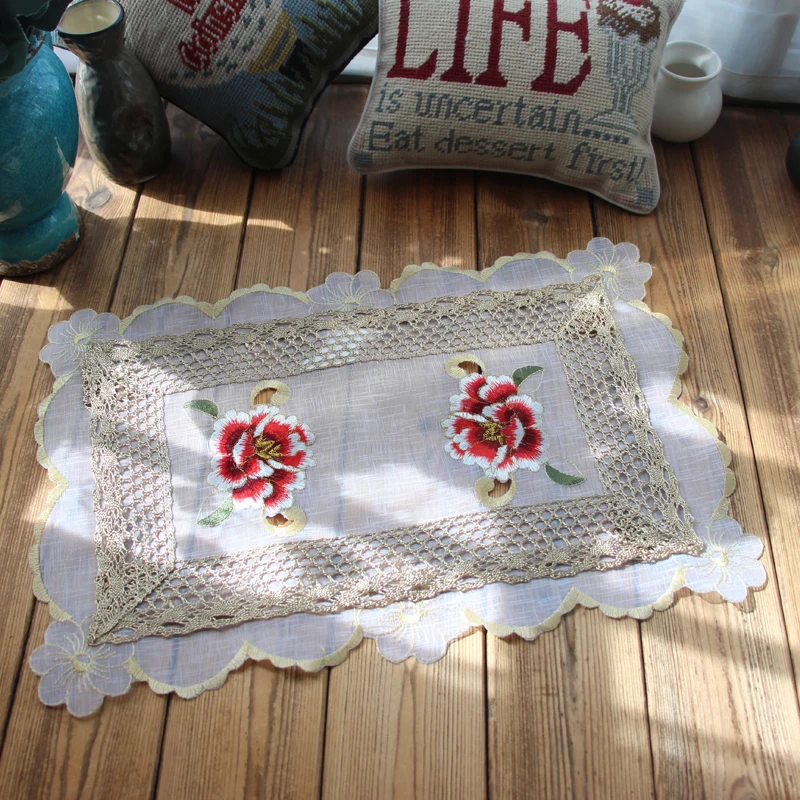 

White Lace Embroidery Christmas Table Mat Tea Coffee Mugs Coasters Dish Mat Home Decorative Table Cover Kitchen Gifts D058