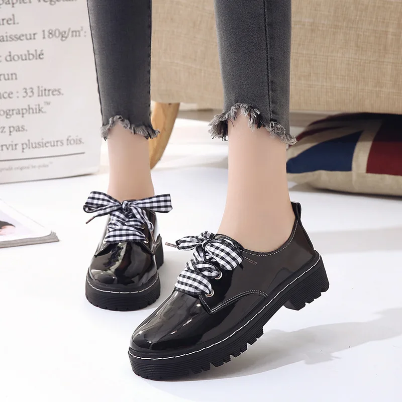 

2019 women's shoelace flat shoes solid color comfortable fashion casual flat shoes retro style flat shoes loafers