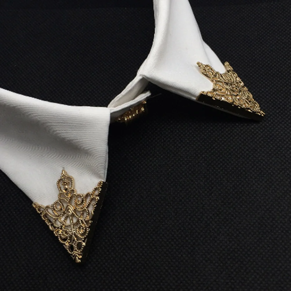 

2017 Brooches Men's Suits And Accessories The Golden color Royal Retro Hollow Pattern Shirt Collar Brooch Buckle Angle Triangle