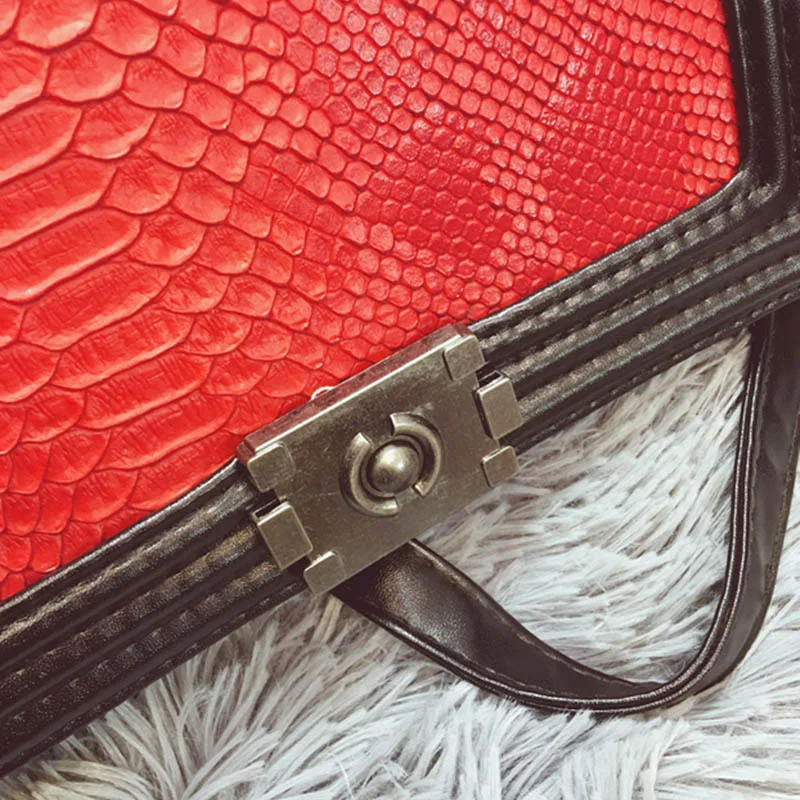 Women Crocodile PU Leather Messenger Bag Luxury Handbags Female Designer Shoulder Bag Chain Shoulder Strap Flap Bags SS0300 (4)