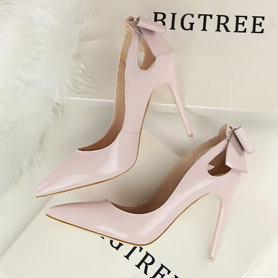 2019 New Autumn Fashion Solid Patent Leather Shallow Women Pumps Sexy Cut-Outs Bowtie Pointed Toe High Heels 10cm Women Shoes