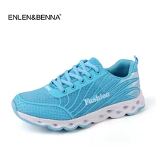 Новые летние кроссовки Женская обувь дышащая легкая сетчатая Обувь Zapatillas для женщин сетевая Мягкая Повседневная обувь на плоской подошве