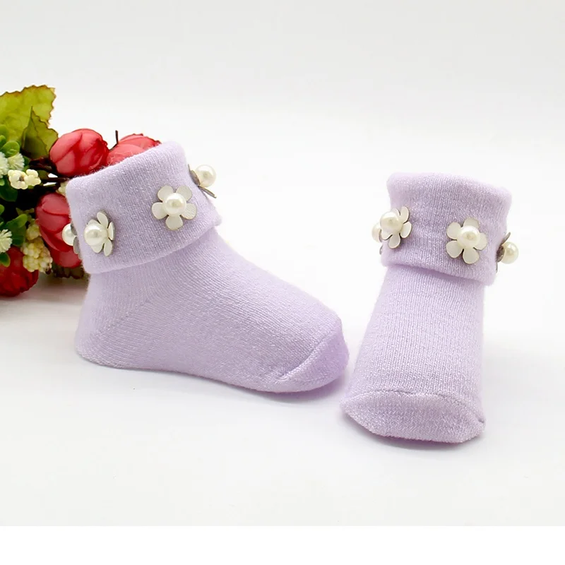 Осенние носки для новорожденных, малышей, украшенное цветами и бусинами с кружевными вставками и носки для принцессы, Детские теплые однотонные шелковые носки