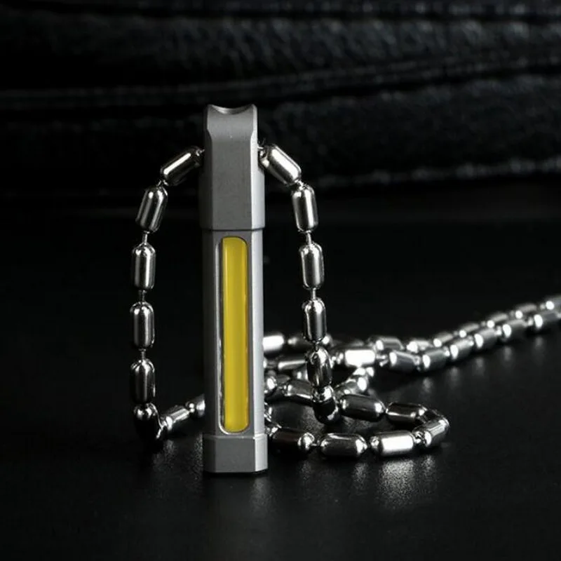 

Titanium alloy EDC tools, self-illuminating xenon tube key ring pendants, outdoor luminous lights, adult men's toy pendants.