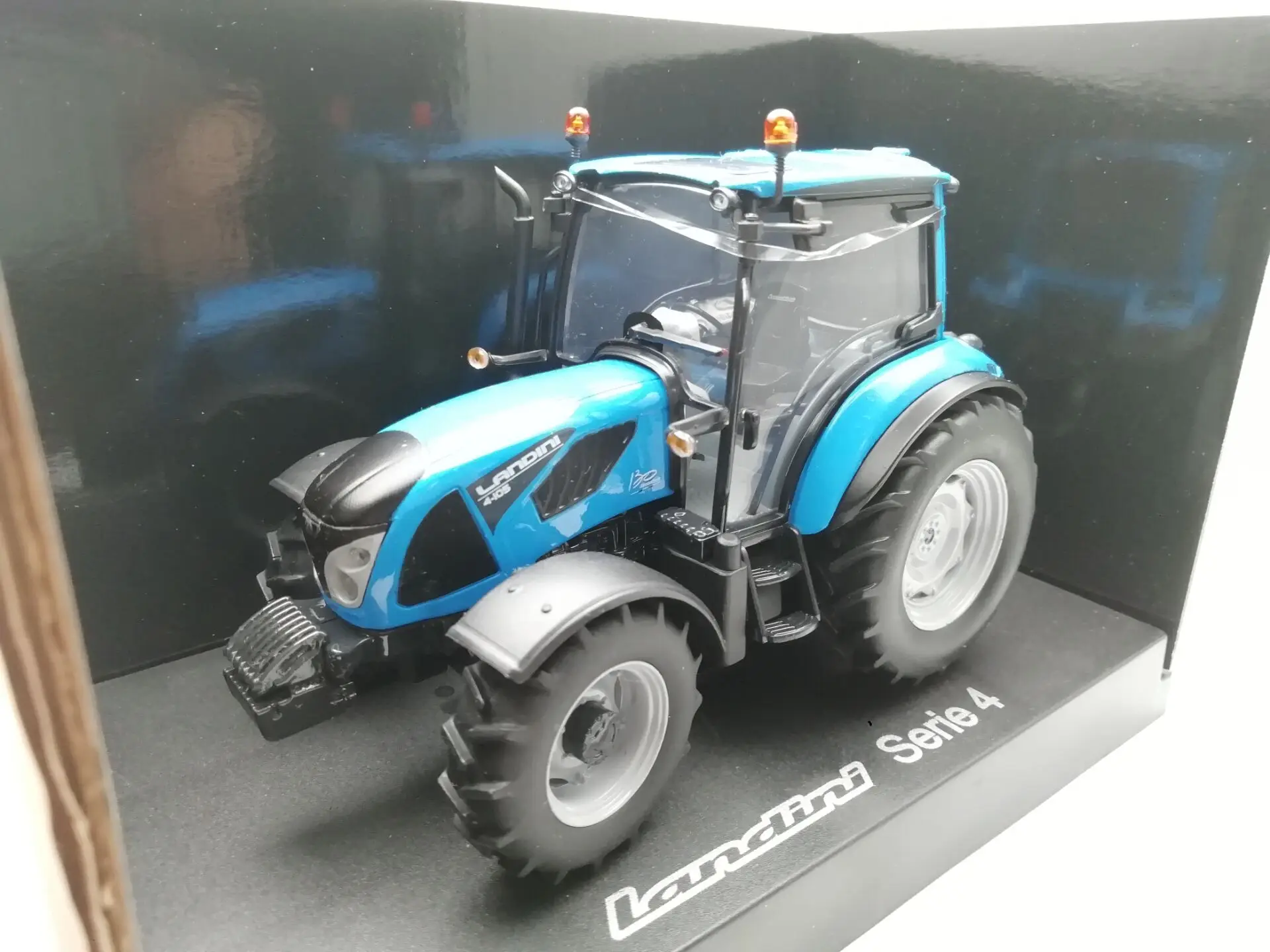 UH 4944 1:32 trakteur Landini 4,105 сельскохозяйственные тракторы сплав игрушечный автомобиль игрушки для детей литая под давлением модель подарок