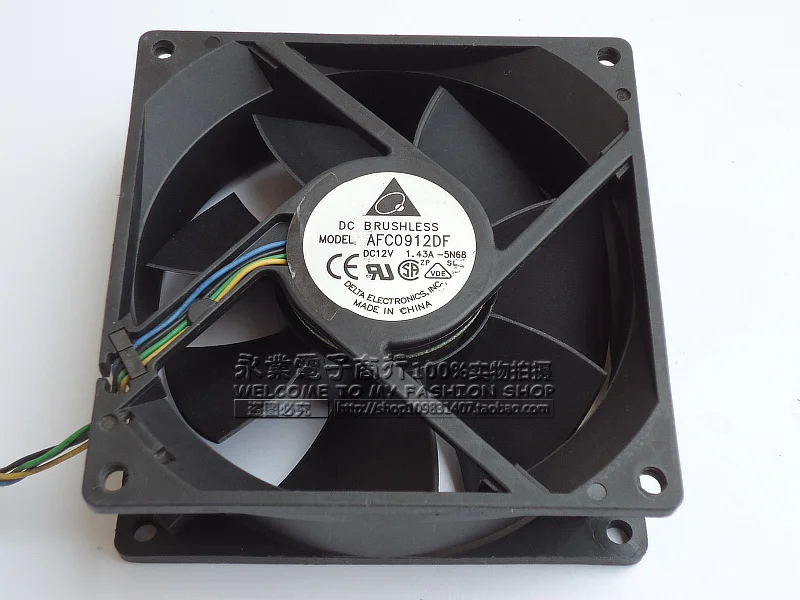 

4-проводной охлаждающий вентилятор для сервера Delta Electronics AFC0912DF 5N68 U7581 DC 12 В 1,43a 90x90x32 мм
