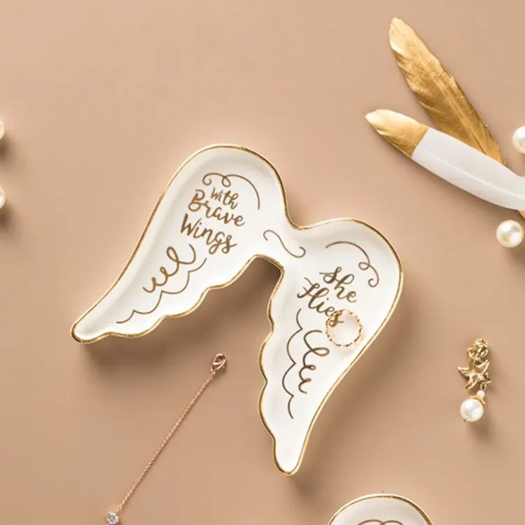 1 шт. керамическое ювелирное блюдо кольца закуски конфеты звезда Крылья Ангела башня лотки для хранения белые чаши Свадебные украшения тарелки ремесла - Цвет: Angel Wings B