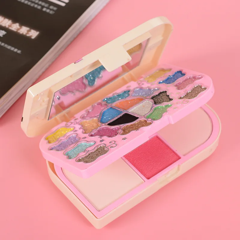 

Moisturizing and dual-purpose eye shadow foundation suit