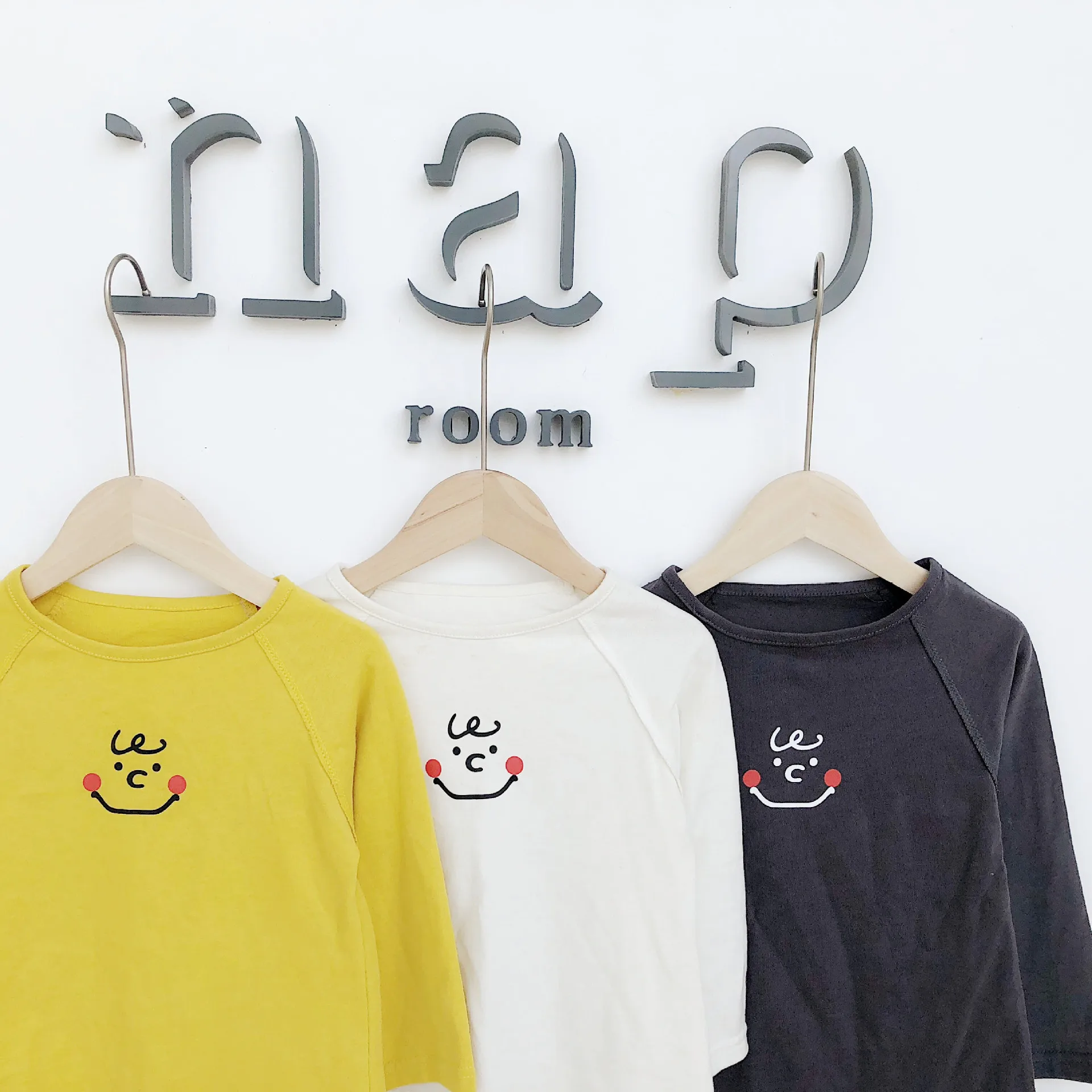 Хлопковые футболки в Корейском стиле с рисунком улыбающегося лица для детей, повседневные универсальные футболки для маленьких мальчиков и девочек