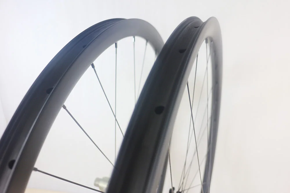 1239 г легкая MTB XC гоночная гравия 30 мм Глубокая широкая бескамерная углеродная
