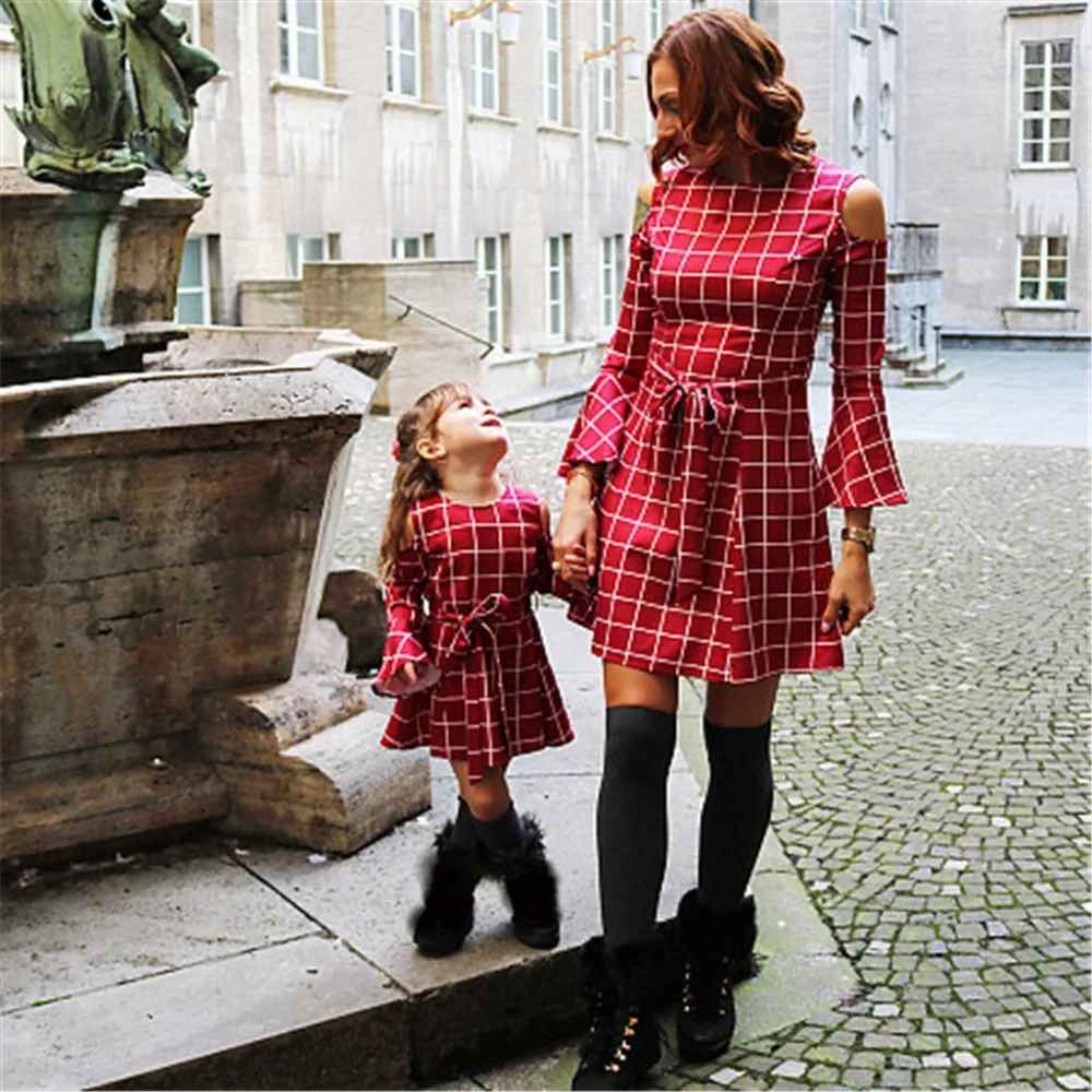 

2019 New Spring Red Plaid Dress Fashion Mummy Me Dress High Waist Off Shoulder Long Sleeve Knee-Length Dresses Family Clothes