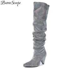 BuonoScarpe пикантные ботинки на не сужающемся к низу массивном каблуке Роскошная обувь с украшением в виде кристаллов Для женщин с острым носом сапоги Стразы с голенищем выше колена, на высоких каблуках свадебная обувь Mujer