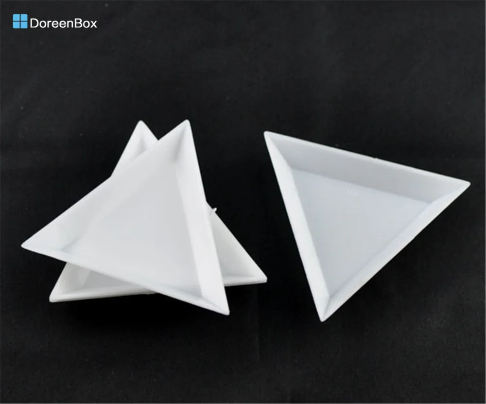 

Lovely Jewelry! 20 White Plastic Triangular Sorting Trays 64x73x10mm (B09156)