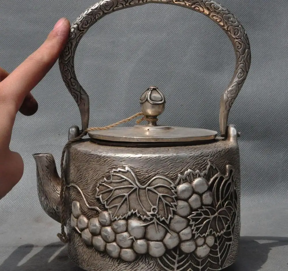 

marked old chinese silver fruit grape statue Portable Teapot kettle Water Bottle
