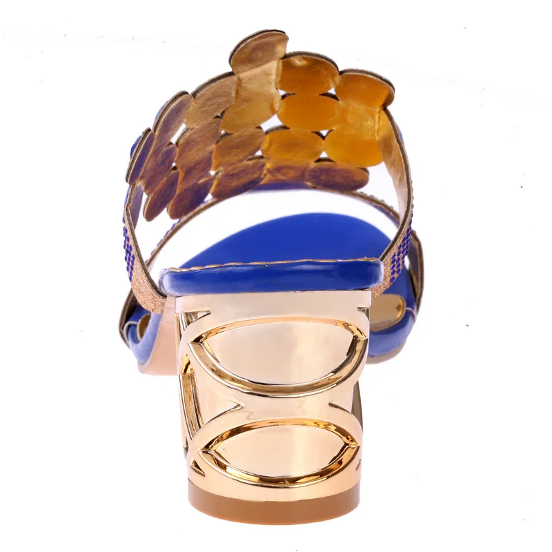 Cena Projektant sandały damskie 2018 panie slajdy kobiety kapcie sandały letnie buty z kryształkami Peep Toe środkowe obcasy Zapatos Mujer