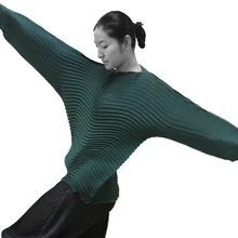 Changpleat осенние женские футболки Miyak плиссированные волнистые модные дизайнерские свободные большие Стрейчевые черные женские футболки с вырезом плюс размер