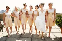 Champagne Sequined Gold Short Bridesmaid Dresses 2016 A-Line Scoop Knee Length Prom Gowns Party Dress Vestido De Festa C36
