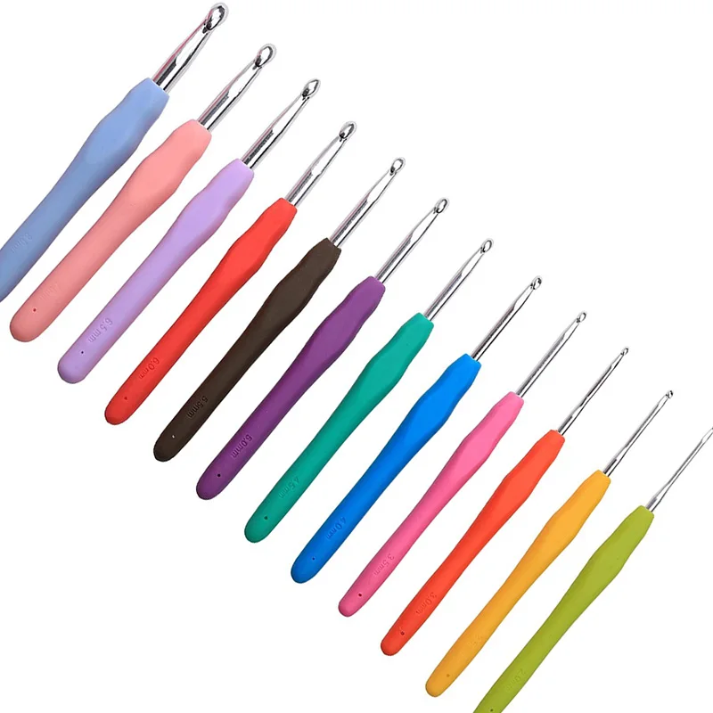Crochet-Hooks-Set-12pcs-Ergonomic-Soft-Rubber-Grip-Handle-Aluminum-Knitting-Needle-in-Case-Size-2mm (2)