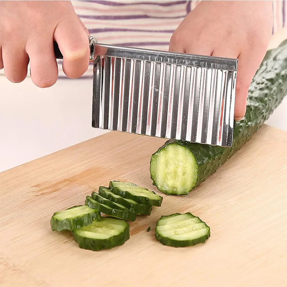 

TPFOCUS Tool Safety Creative Stainless Steel Corrugated Knife Potato Slicing Knife Cucumber Slicer Shredder Kitchen Gadget