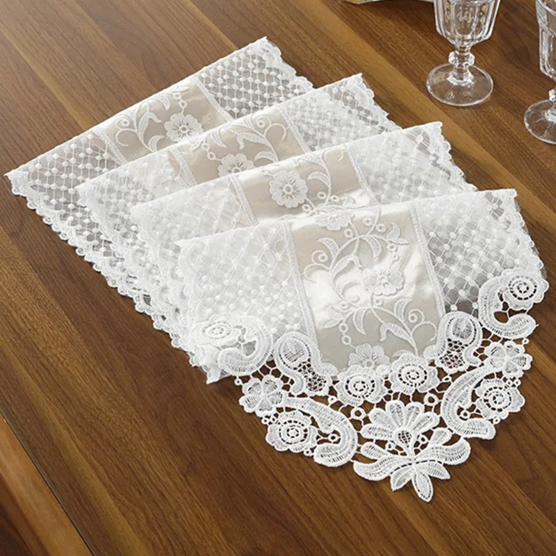 Table Runner P15-3