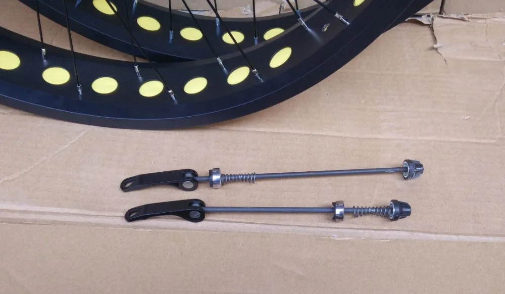 Sale Kalosse aluminum alloy  26*4.0 tires  fat  bike wheels  21/24/27/30S cassette  26inch  ball Hubs . Beach Bicycle wheels 11
