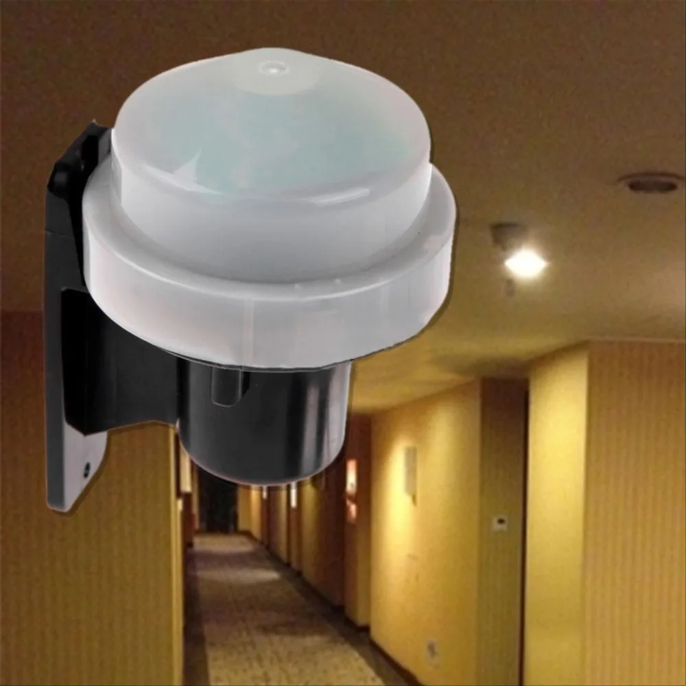 Daylight sensor for outdoor light