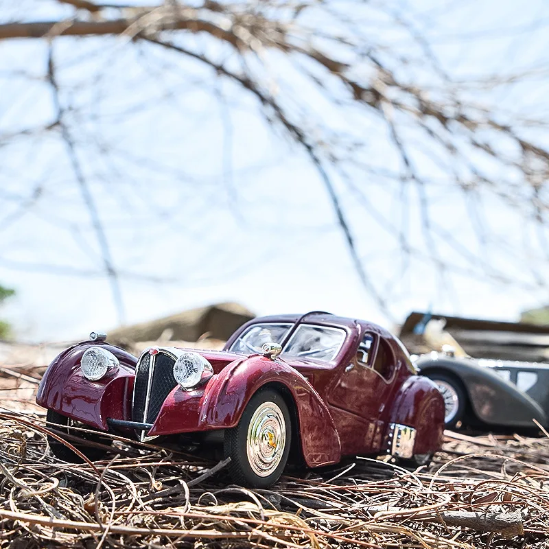 Моделирование bugatti классический Great Wall Акулий хвост сплав автомобиль Классическая Коллекция Модель автомобиля со звуком светильник игрушка 1:32