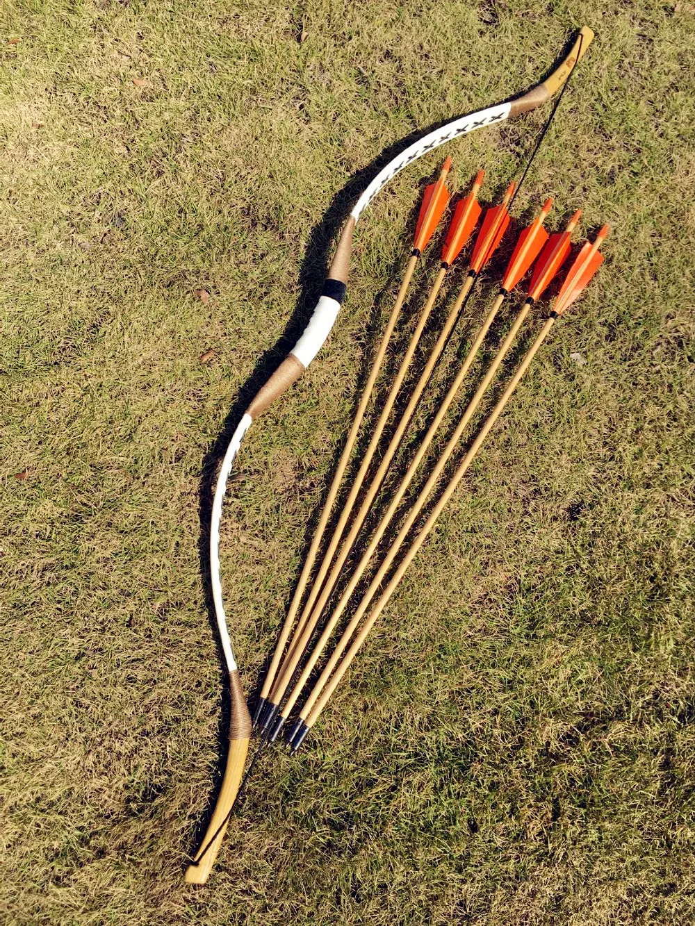 

white bow Archery 00-60 lbs Bow Hunting Practice archery+6 wooden arrows