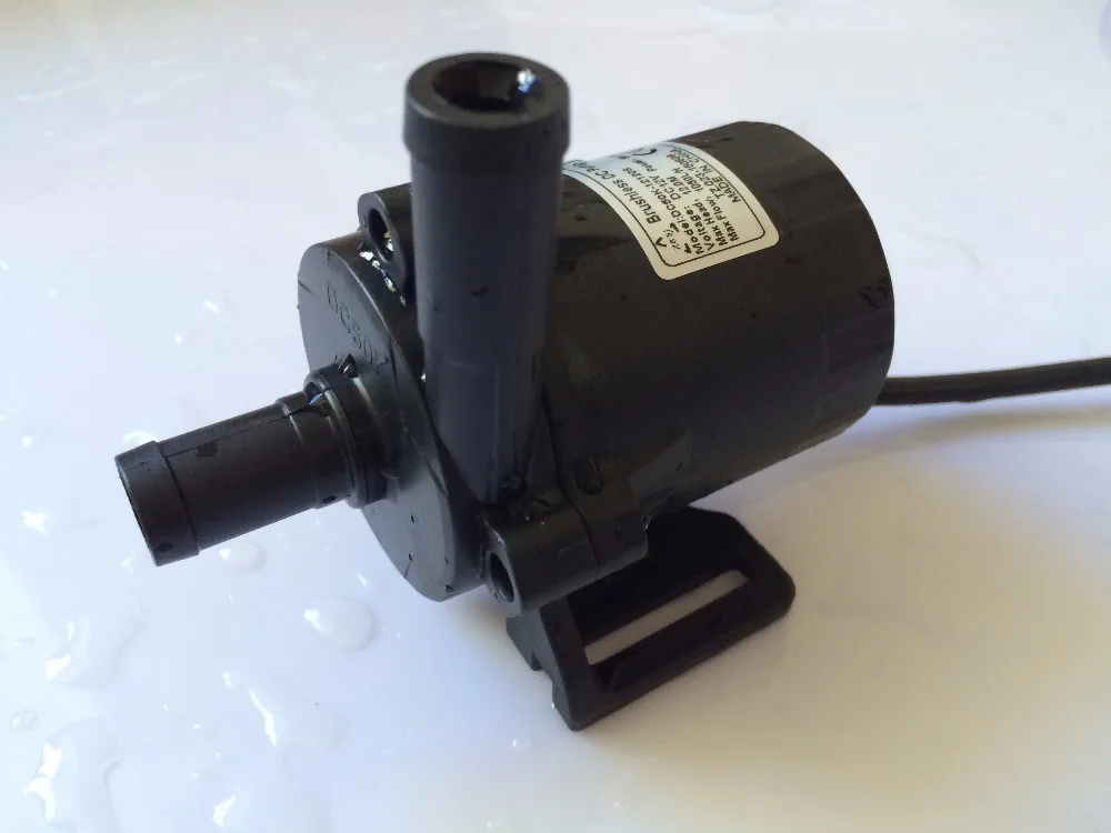Фото Новый 12В DC Солнечный водяной насос DC50K 12120S 2 шт 1260л/ч 12м погружной мини размер Новый 12В DC Солнечный водяной насос DC50K 12120S 2 шт 1260л/ч 12м погружной мини размер