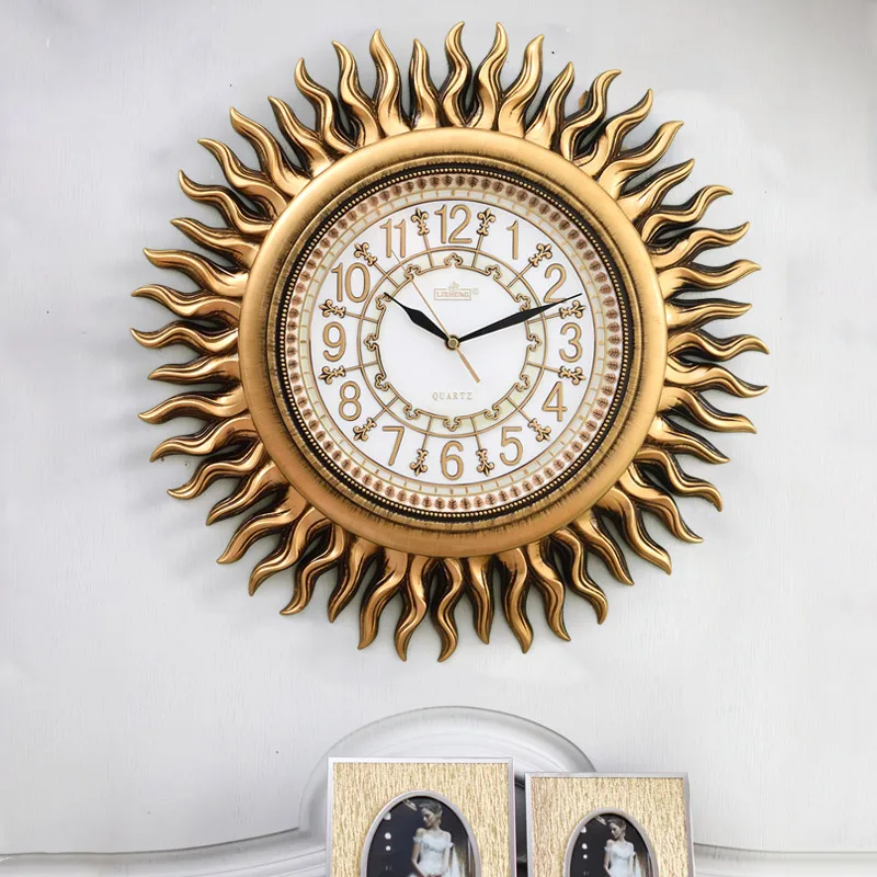 Reloj de pared creativo sala de estar moderno silencioso reloj colgante europeo Retro decorativo Manual reloj Digital de pared con forma de sol Reloj de pared creativo sala de estar moderno silencioso reloj colgante europeo Retro decorativo Manual reloj Digital de pared con forma de sol