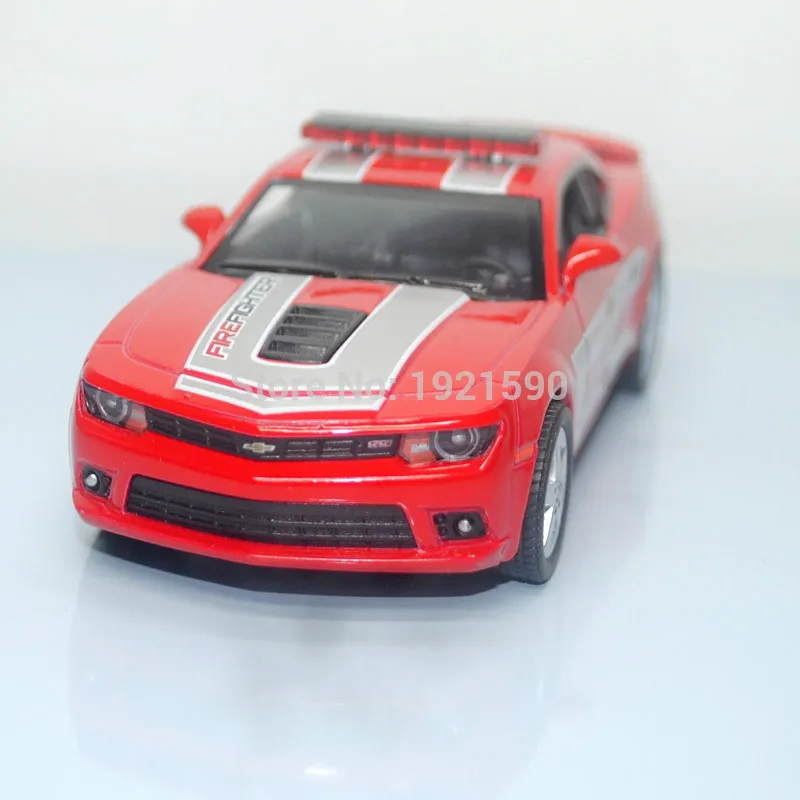 Chevrolet Camaro police version red (1)