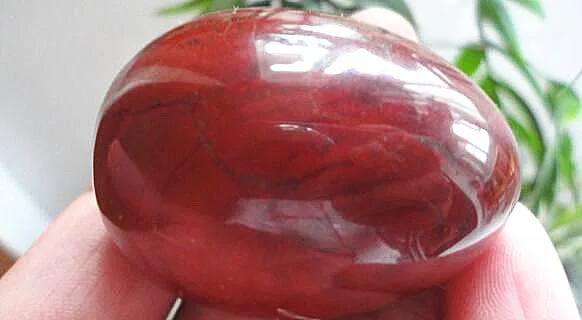 85g-The-natural-red-jasper-quartz-body-eggs-to-heal_