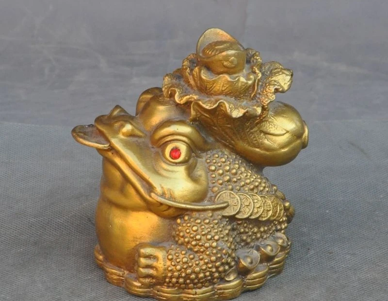 

Lucky Chinese Brass wealth yuanbao money coin Cabbage Golden Toad spittor Statue