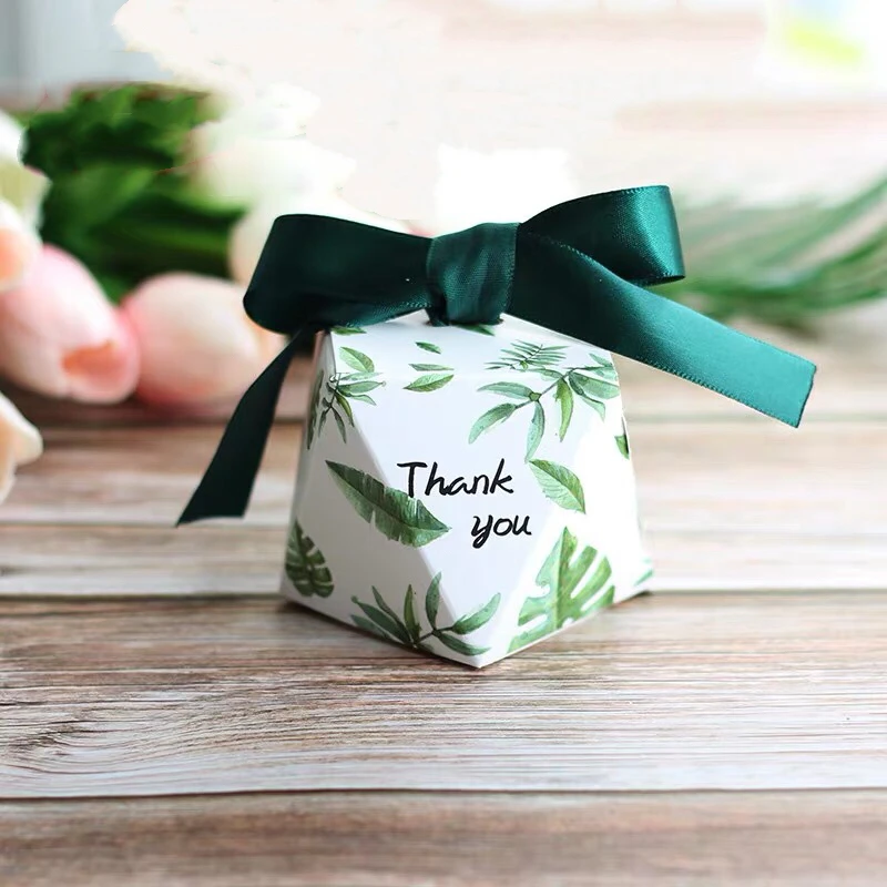 

50pcs European Green leaves Flamingo Sweet flower Candy Boxes Wedding Favors thanks Gift Box baby shower Party Chocolate box