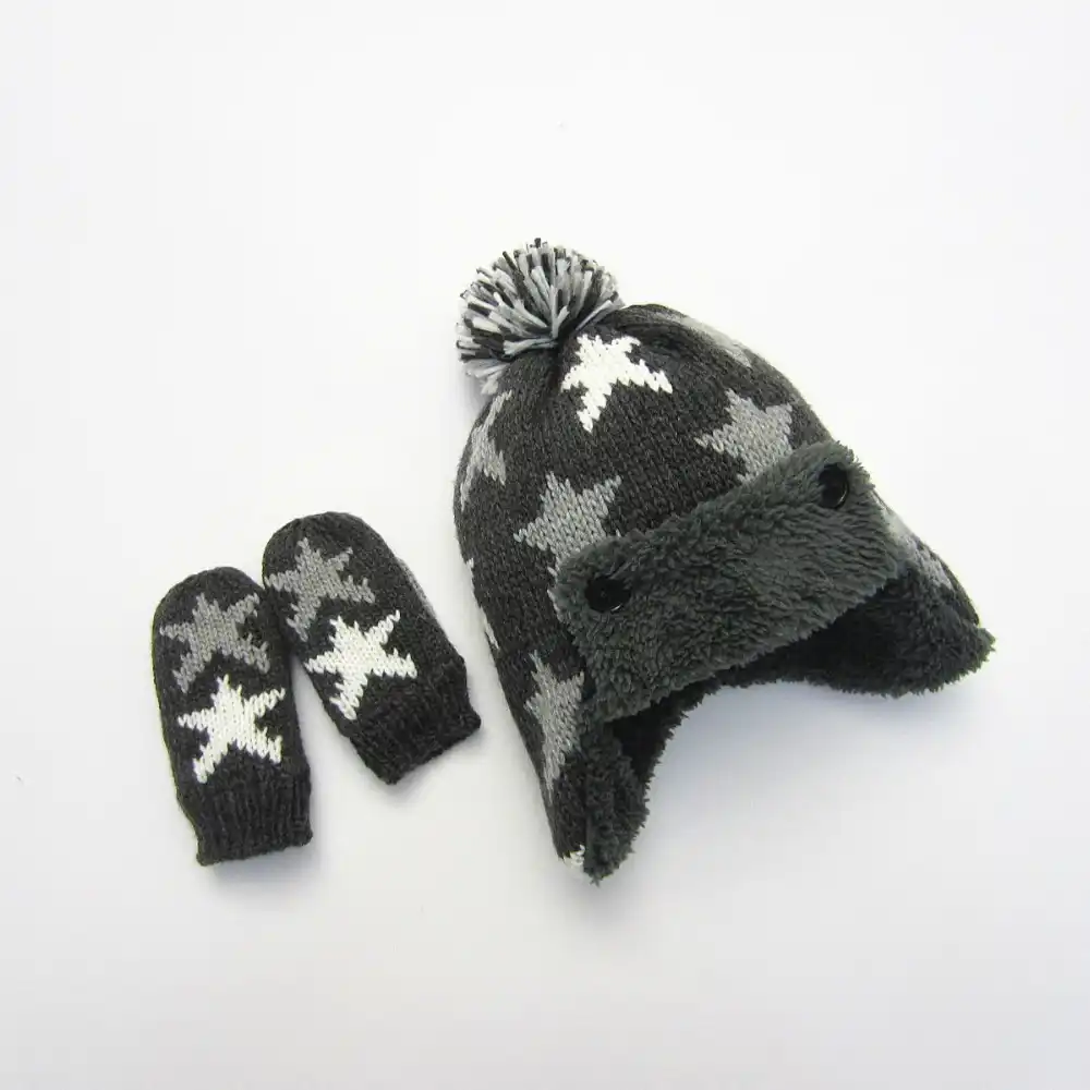 baby winter hat and gloves