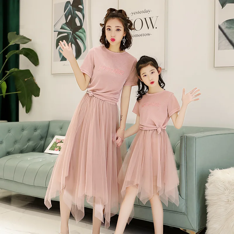 

Summer Sets Mother and Me Short Sleeve T-Shirt+Irregular Skirt 2PCS Family Matching Outfits Mom Daughter Suits Fashion Clothes