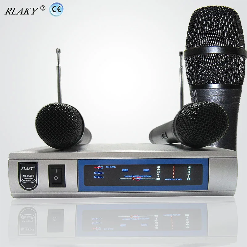 

2017 New Hot Quality Wireless Microphone One drag two MIC Amplifier usb player speaker can be used and Give the Phone Headset