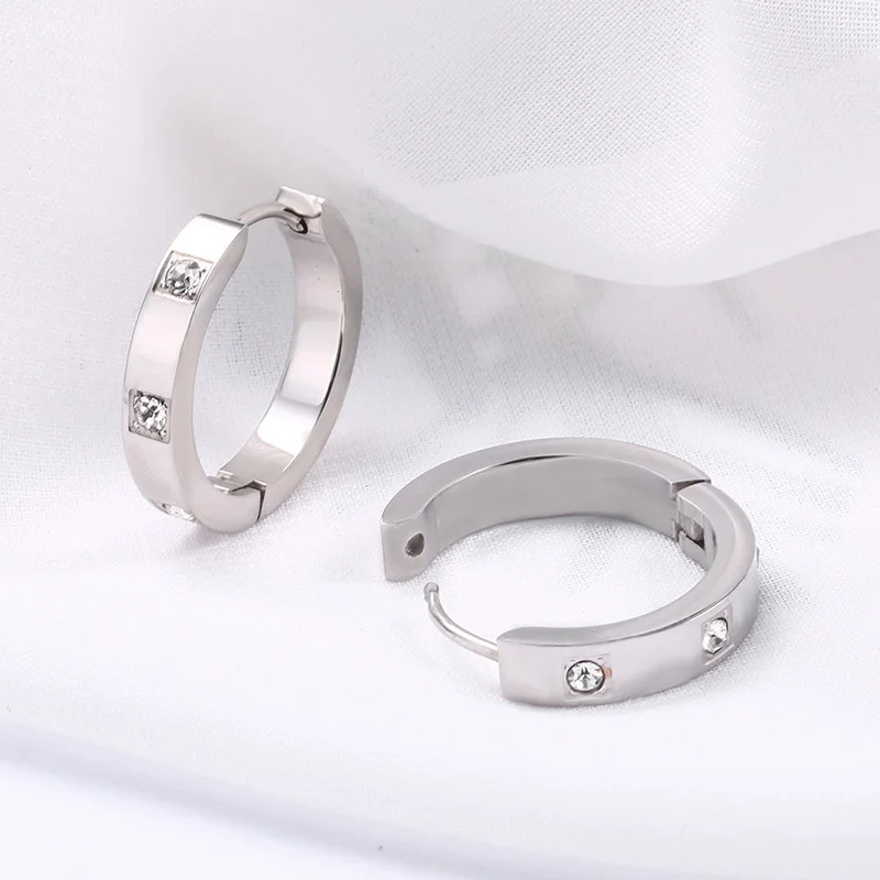 Серьги инкрустированные миниатюрными 16 мм Minimalist Hoop Earrings Huggie Hoop Серьги Для женщин Пронзительный гипоаллергенный - Окраска металла: Silver