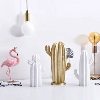 

INS Pastoral Decorative Cactus Figurines Resin Simulation Plant Ornaments Office Computer Desktop Gold Potted Decor Accessories