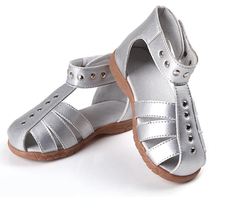 Кожаные сандалии для девочек; Коллекция года; обувь из натуральной кожи для малышей; Цвет серебристый, розовый, белый; Летняя обувь с закрытым носком; сандалии-гладиаторы; шикарные уникальные