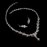 Emmaya 精美珠宝套装女式婚礼派对配饰方晶锆石耳钉和项链礼物 1