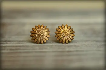 

Fashion sunflower stud earrings Antique cute earrings Personality stud earrings for women