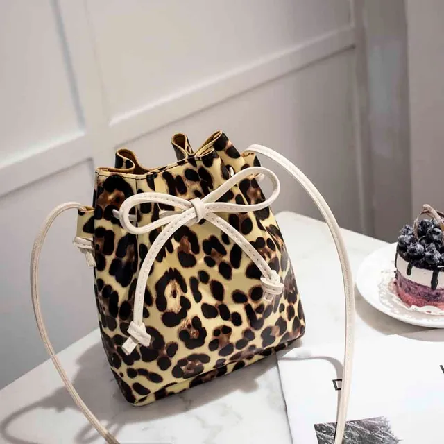 New Arrival Vintage Women Weaving Tassel Shoulder Bag Crossbody Bag Beach Bag Retro Female Small Messenger Bag bolsa feminina