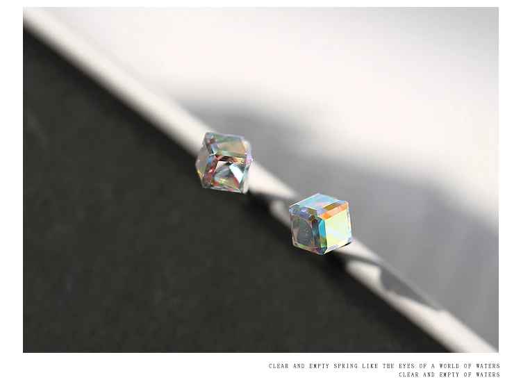 Geomentric square swarovski crystal stud earrings 07_01