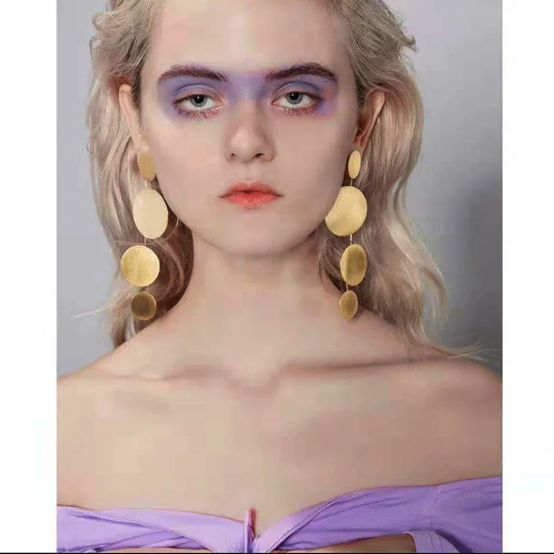 

Simple long earrings Baroque earrings fashion temperament star with the size of the metal round long earrings 922